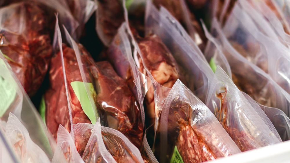 Вакуумная упаковка мяса, птицы, мясной продукции